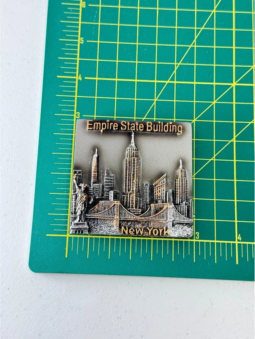 2 pc Lot New York City 3d Metallic Skyline Magnets Empire State Building